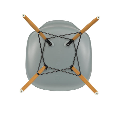 Cadeira Eames em Plástico DSW / Ácer Dourado